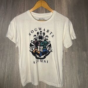 Harry Potter Hogwarts Alumni Crest Graphic Tee Size Large